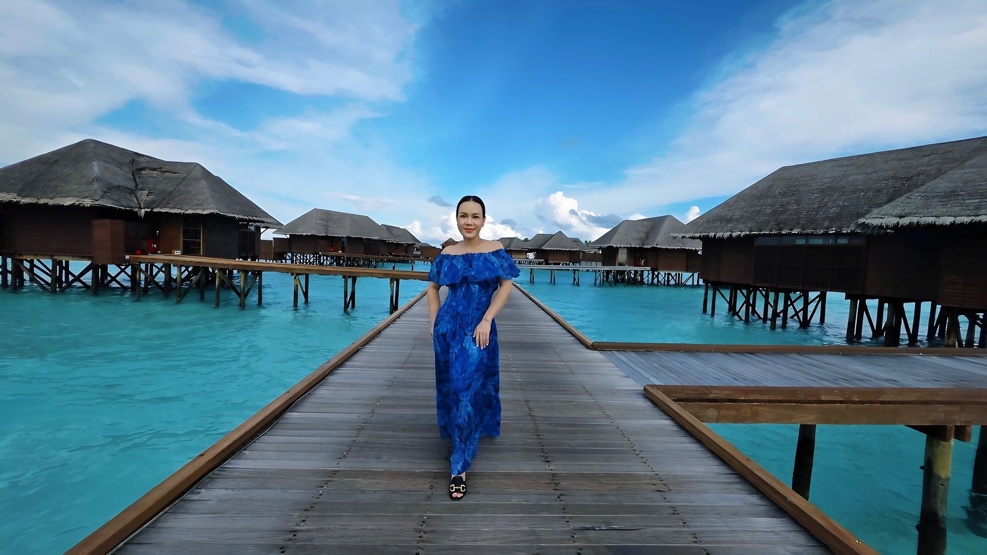 Vợ chồng Việt Hương chi 400 triệu đồng/đêm kỷ niệm ngày cưới dưới đáy biển - 2