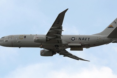 Khoảnh khắc máy bay Nga chặn “sát thủ săn ngầm” của Mỹ tiếp cận Crimea