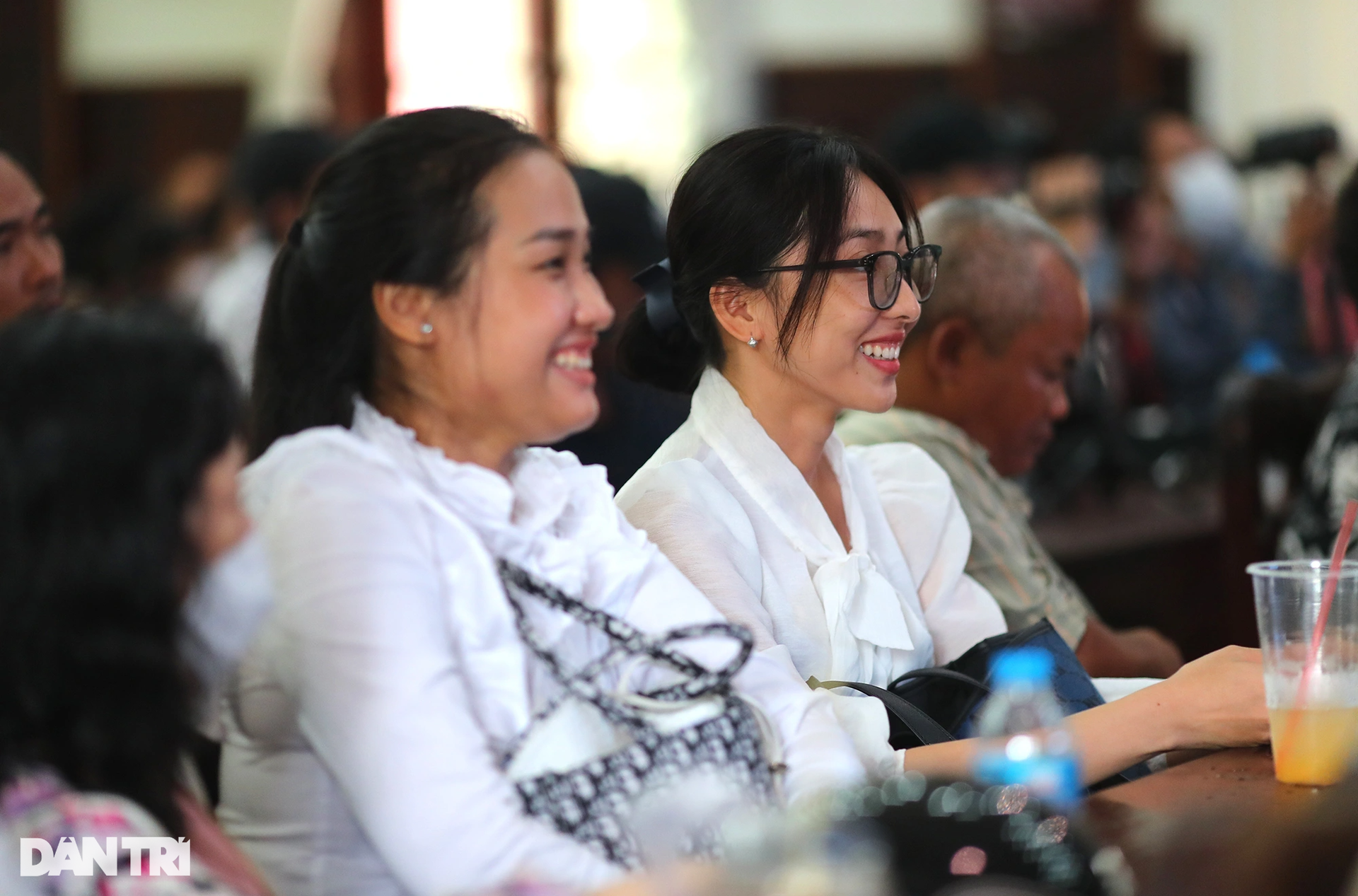 Hàng trăm người xem xét xử vụ Tịnh thất Bồng Lai qua màn hình - 7 Hàng trăm người xem xét xử vụ Tịnh thất Bồng Lai qua màn hình - 7