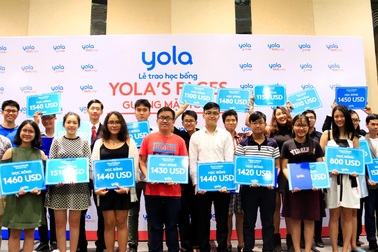 Trao học bổng cho những học viên xuất sắc đạt điểm cao SAT, TOEFL và IELTS