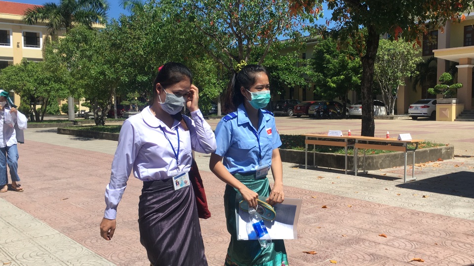 Tăng cường quản lý sinh viên Lào để bảo đảm phòng, chống dịch Covid-19 - 1 Tăng cường quản lý sinh viên Lào để bảo đảm phòng, chống dịch Covid-19 - 1