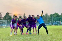 Thưởng Tết với cầu thủ Việt Nam: Mỗi cây mỗi hoa…