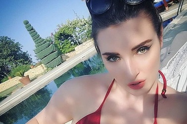 Chia sẻ của người đẹp bị loại khỏi cuộc thi Hoa hậu vì ảnh ngực trần