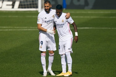 Làm "rạn nứt" nội bộ Real Madrid, Benzema lên tiếng xin lỗi