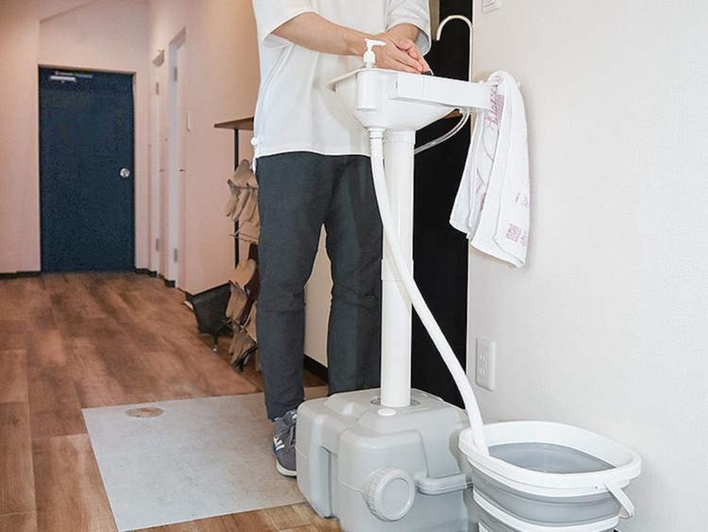 Người Nhật phát minh bồn rửa di động có thể mang theo mọi nơi - 3 Người Nhật phát minh bồn rửa di động có thể mang theo mọi nơi - 3