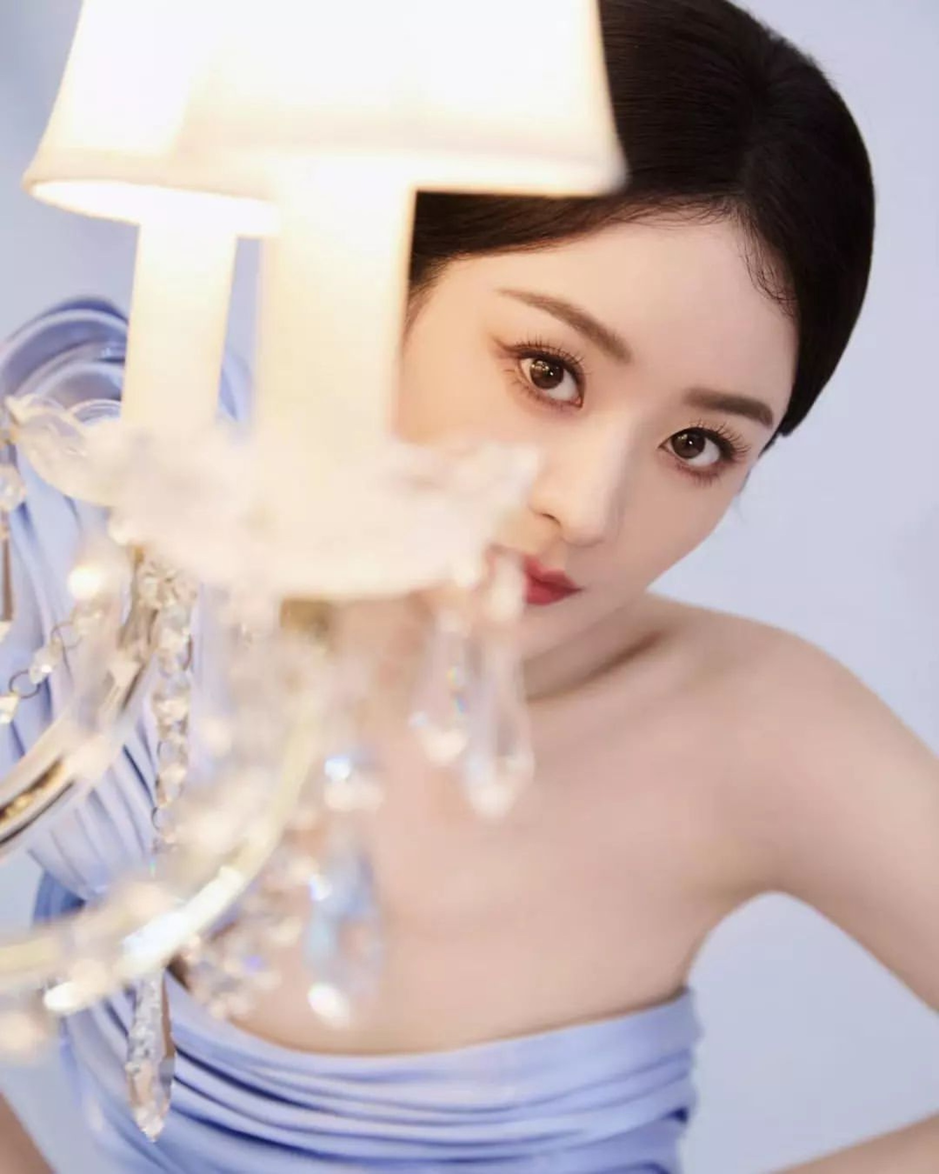 Triệu Lệ Dĩnh: Từ cô thôn nữ nghèo tới minh tinh có hàng chục nghìn tỷ đồng - 12 Triệu Lệ Dĩnh: Từ cô thôn nữ nghèo tới minh tinh có hàng chục nghìn tỷ đồng - 12