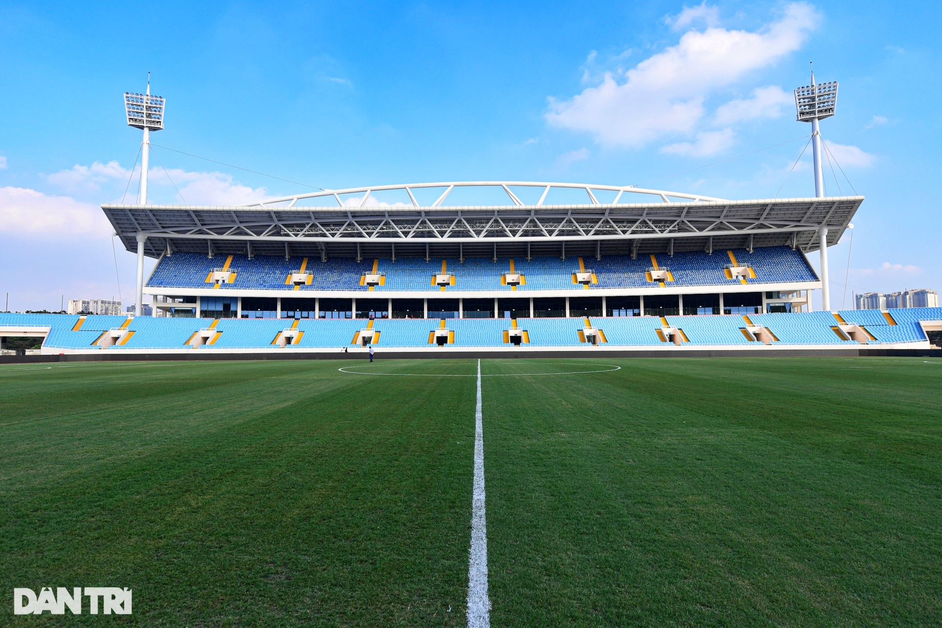 Sân Mỹ Đình sẵn sàng cho cuộc thư hùng giữa đội tuyển Việt Nam và Dortmund - 1