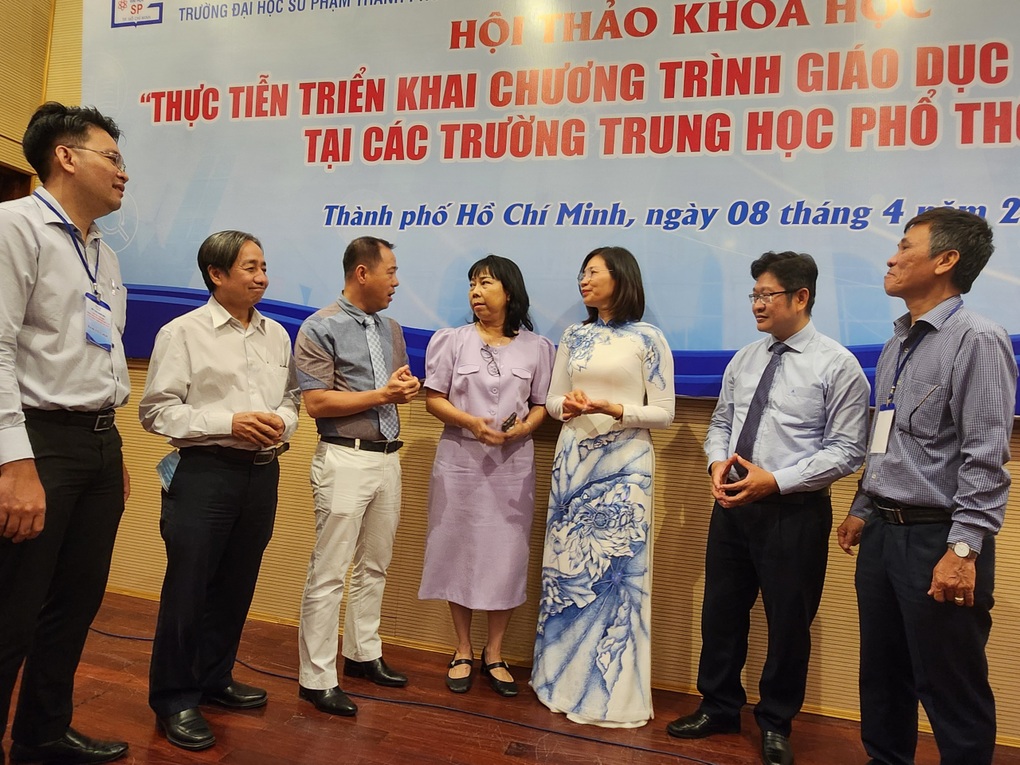 Khó tin cả tỉnh không có giáo viên Mĩ thuật THPT - 2 Khó tin cả tỉnh không có giáo viên Mĩ thuật THPT - 2