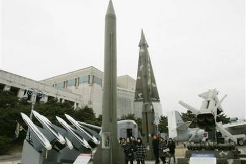 Mỹ, Nhật, Hàn ráo riết tìm biện pháp đối phó