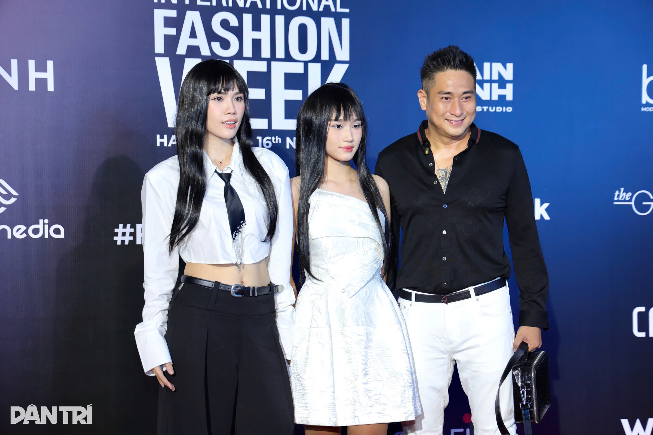 Hoa Minzy és a szépségek szexi ruhákban vettek részt a divatbemutatón - 6 Hòa Minzy và dàn mỹ nhân mặc đồ gợi cảm đi dự show thời trang - 6