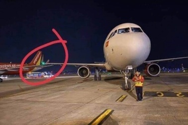 Vụ 2 máy bay va chạm: Tạm giữ giấy phép của nhân viên phát tín hiệu