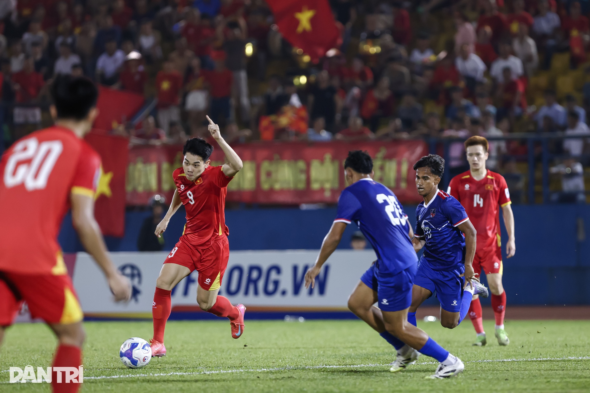 Chiến thắng vất vả của tuyển Việt Nam trước Nepal ở vòng loại Asian Cup - 8 Chiến thắng vất vả của tuyển Việt Nam trước Nepal ở vòng loại Asian Cup - 8