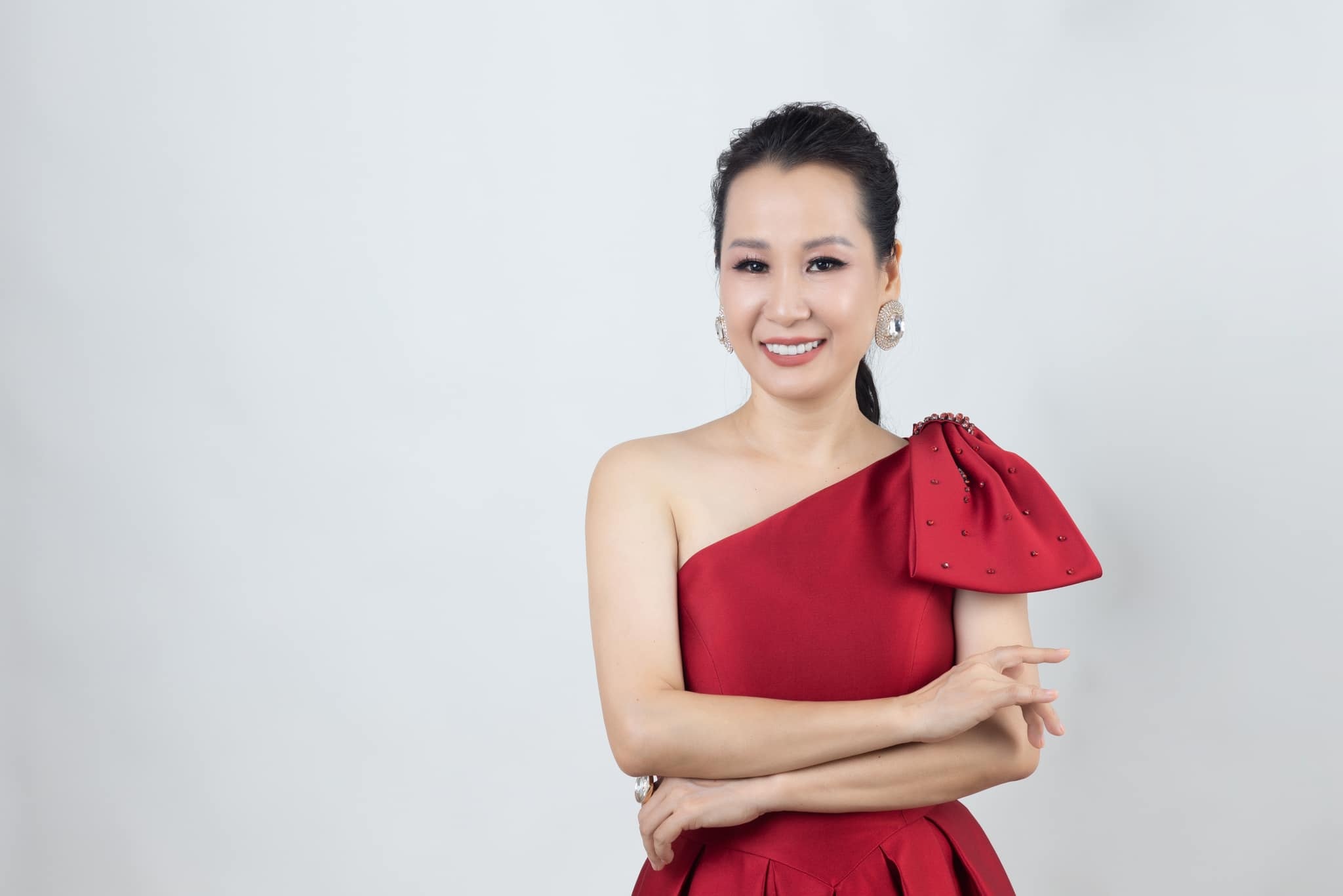 Nhạc sĩ Giáng Son: Tôi từng bị lừa rất nhiều tiền, vẫn tin vào tình yêu - 6 Nhạc sĩ Giáng Son: Tôi từng bị lừa rất nhiều tiền, vẫn tin vào tình yêu - 6