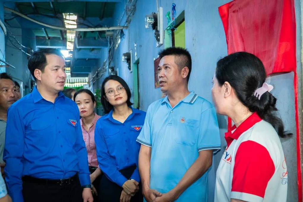 Công nhân ở trọ. cong-nhan-o-tro_Xuan-Truong
