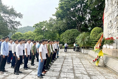 Thiết thực, thường xuyên học và làm theo Bác