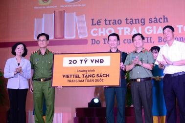 Viettel tặng sách cho các trại giam trên toàn quốc