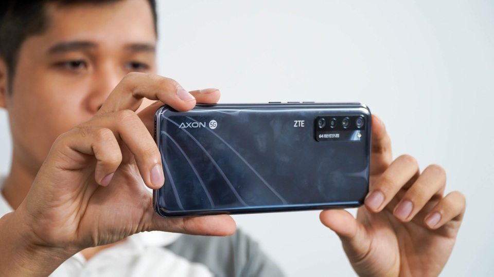 Lần đầu dùng smartphone có camera dưới màn hình, tôi ước nó đừng xuất hiện - 8 Lần đầu dùng smartphone có camera dưới màn hình, tôi ước nó đừng xuất hiện - 8