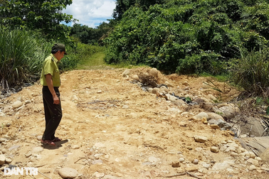 Kiểm lâm bị "khóa" đường vào vườn quốc gia?