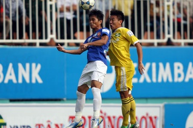 Oseni lập cú đúp, HA Gia Lai thắng dễ V.Ninh Bình