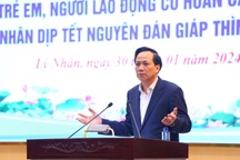 Nhớ kỷ niệm gian khó, Bộ trưởng mang theo nỗi niềm đau đáu về quê hương