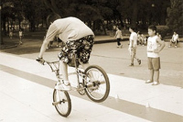 Teen giỡn với trò hiểm nguy