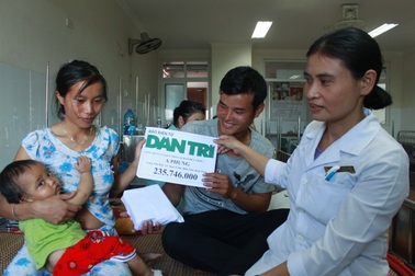 Hơn 235 triệu đồng đến bé 1 tuổi bị lở loét toàn thân