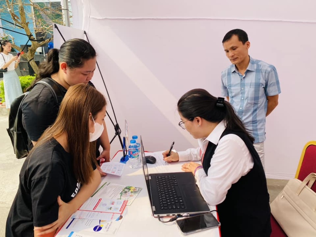 Lao động Việt ít hài lòng về công việc, tỷ lệ cao nhất khu vực Đông Nam Á - 2