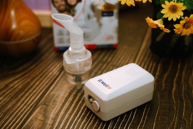 Máy xông mũi họng - thiết bị không thể thiếu trong gia đình khi chuyển mùa