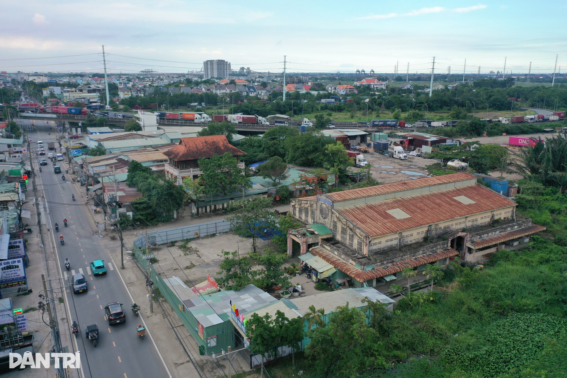 Những ngôi chợ hàng tỷ đồng bị bỏ hoang ở TPHCM - 2 Những ngôi chợ hàng tỷ đồng bị bỏ hoang ở TPHCM - 2