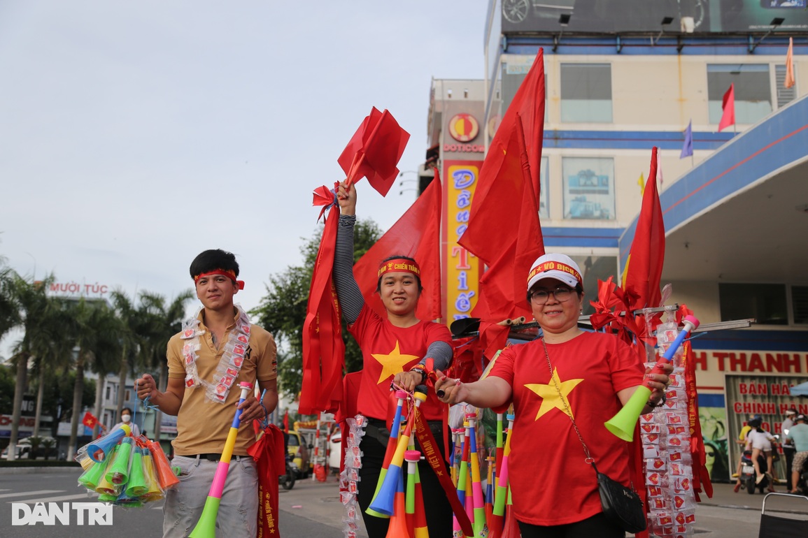 Cổ động viên: Việt Nam sẽ chiến thắng đối thủ Thái Lan đầy duyên nợ! - 8 Cổ động viên: Việt Nam sẽ chiến thắng đối thủ Thái Lan đầy duyên nợ! - 8
