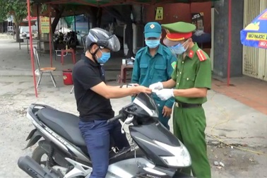 Ninh Bình siết chặt người về từ Hà Nam: Cách ly 14 ngày, tiêm 2 mũi vắc xin