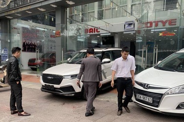 Mua xe Trung Quốc là những người thích hào nhoáng?