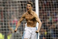 Xé lưới Juventus, C.Ronaldo phá kỷ lục của Messi