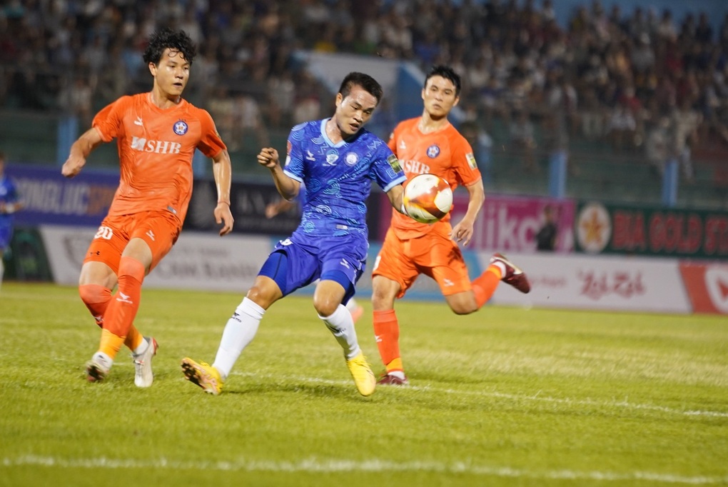 Đá hỏng phạt đền, SHB Đà Nẵng thua CLB Khánh Hòa - 3 Đá hỏng phạt đền, SHB Đà Nẵng thua CLB Khánh Hòa - 3