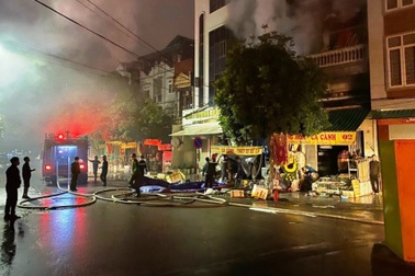 Cận cảnh hiện trường vụ hỏa hoạn khiến 3 người trong một gia đình tử vong