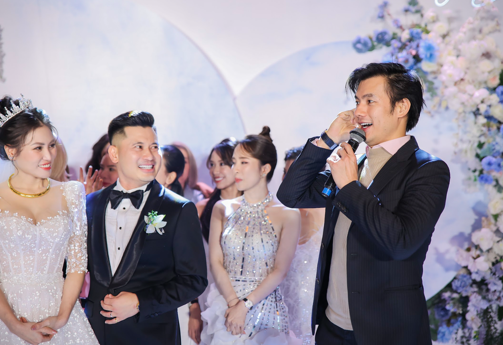 Quang Hà và Việt Anh bất ngờ làm phù rể đám cưới - 8 Quang Hà và Việt Anh bất ngờ làm phù rể đám cưới - 8