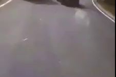 Tai nạn kinh hoàng vì cố vượt xe container ở góc cua