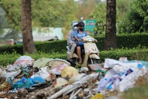 Người dân có thể giúp giảm "rác mồ côi" ở TPHCM