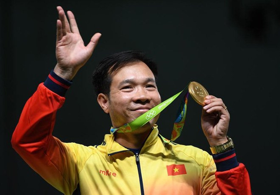 Hoàng Xuân Vinh, Ánh Viên rước đuốc lễ khai mạc SEA Games 31 - 1 Hoàng Xuân Vinh, Ánh Viên rước đuốc lễ khai mạc SEA Games 31 - 1
