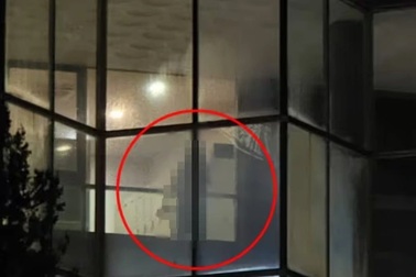 Khách sạn Hàn Quốc gây bất bình khi cửa phòng tắm nhìn xuyên thấu từ ngoài