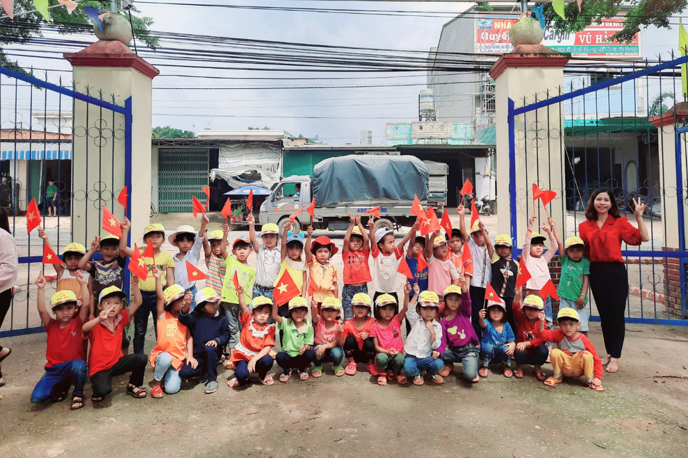 Cô giáo KHo đổi mới cách dạy tiếng Việt cho trẻ mầm non dân tộc thiểu số - 1 Cô giáo KHo đổi mới cách dạy tiếng Việt cho trẻ mầm non dân tộc thiểu số - 1
