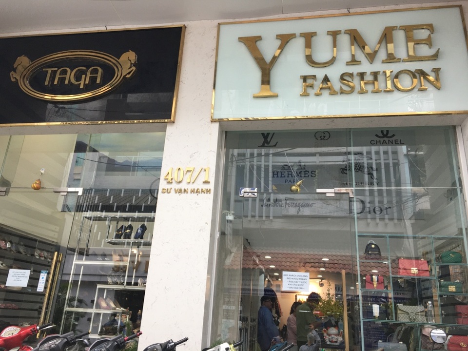 Hàng ngàn sản phẩm đồ hiệu “dỏm” bán trên mạng bị phát hiện - 1 Hàng ngàn sản phẩm đồ hiệu “dỏm” bán trên mạng bị phát hiện - 1