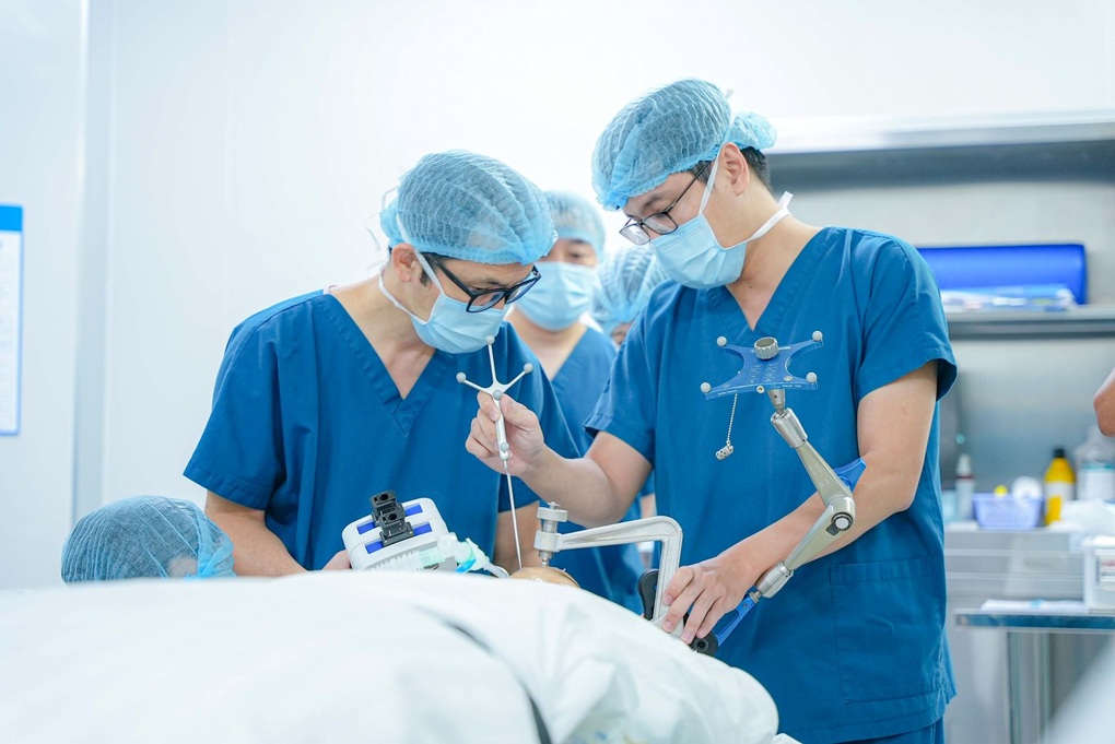 Bé gái 9 tuổi thoát cảnh co giật chục lần mỗi ngày nhờ kỹ thuật đặc biệt - 1 Bé gái 9 tuổi thoát cảnh co giật chục lần mỗi ngày nhờ kỹ thuật đặc biệt - 1