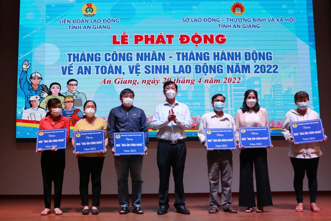 An Giang chung tay chăm lo đời sống công nhân, lao động - 1 An Giang chung tay chăm lo đời sống công nhân, lao động - 1