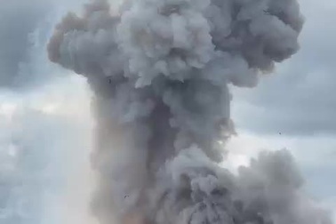 Nổ lớn rung chuyển nhà máy ở Nga