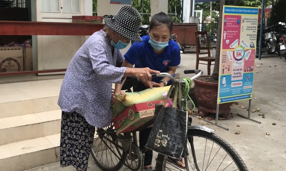 Để con nhỏ, mẹ già ở nhà, những nữ đoàn viên ra tuyến đầu chống dịch - 5 Để con nhỏ, mẹ già ở nhà, những nữ đoàn viên ra tuyến đầu chống dịch - 5