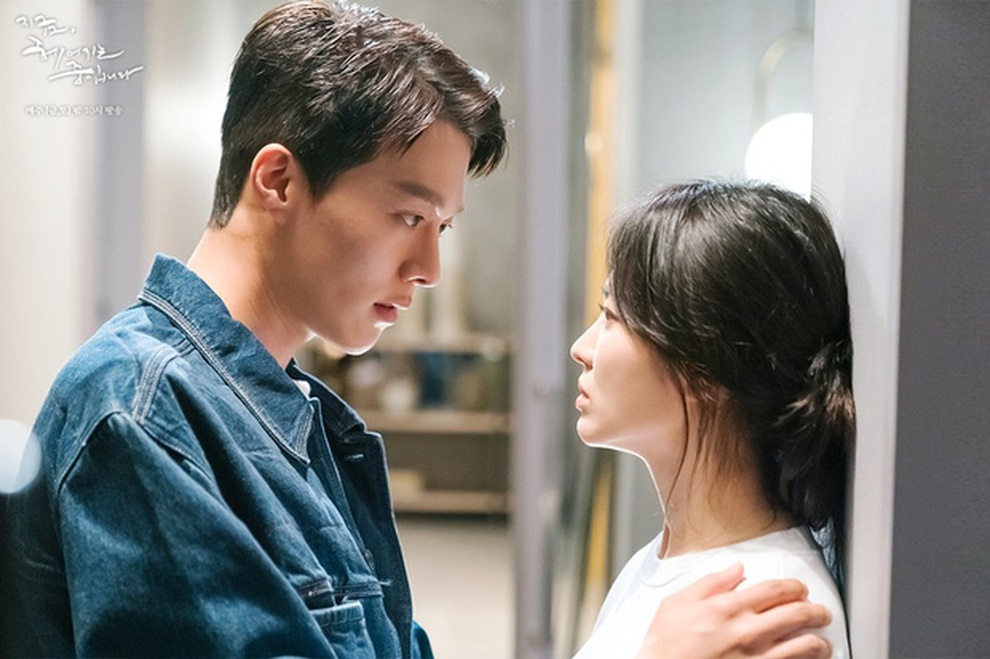 Now We Are Breaking Up của Song Hye Kyo có gì ngoài cảnh nóng 19+? - 1 Now We Are Breaking Up của Song Hye Kyo có gì ngoài cảnh nóng 19+? - 1