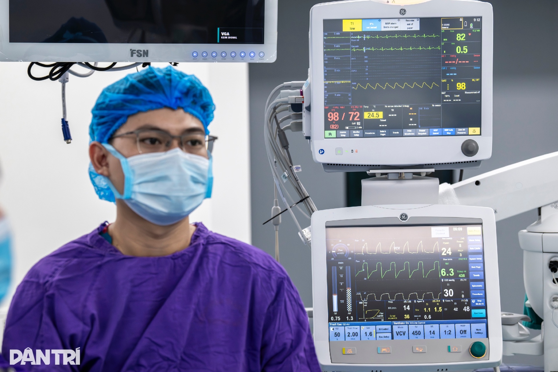 Xem bác sĩ thâm nhập dạ dày truy vết ung thư - 3 Xem bác sĩ thâm nhập dạ dày truy vết ung thư - 3