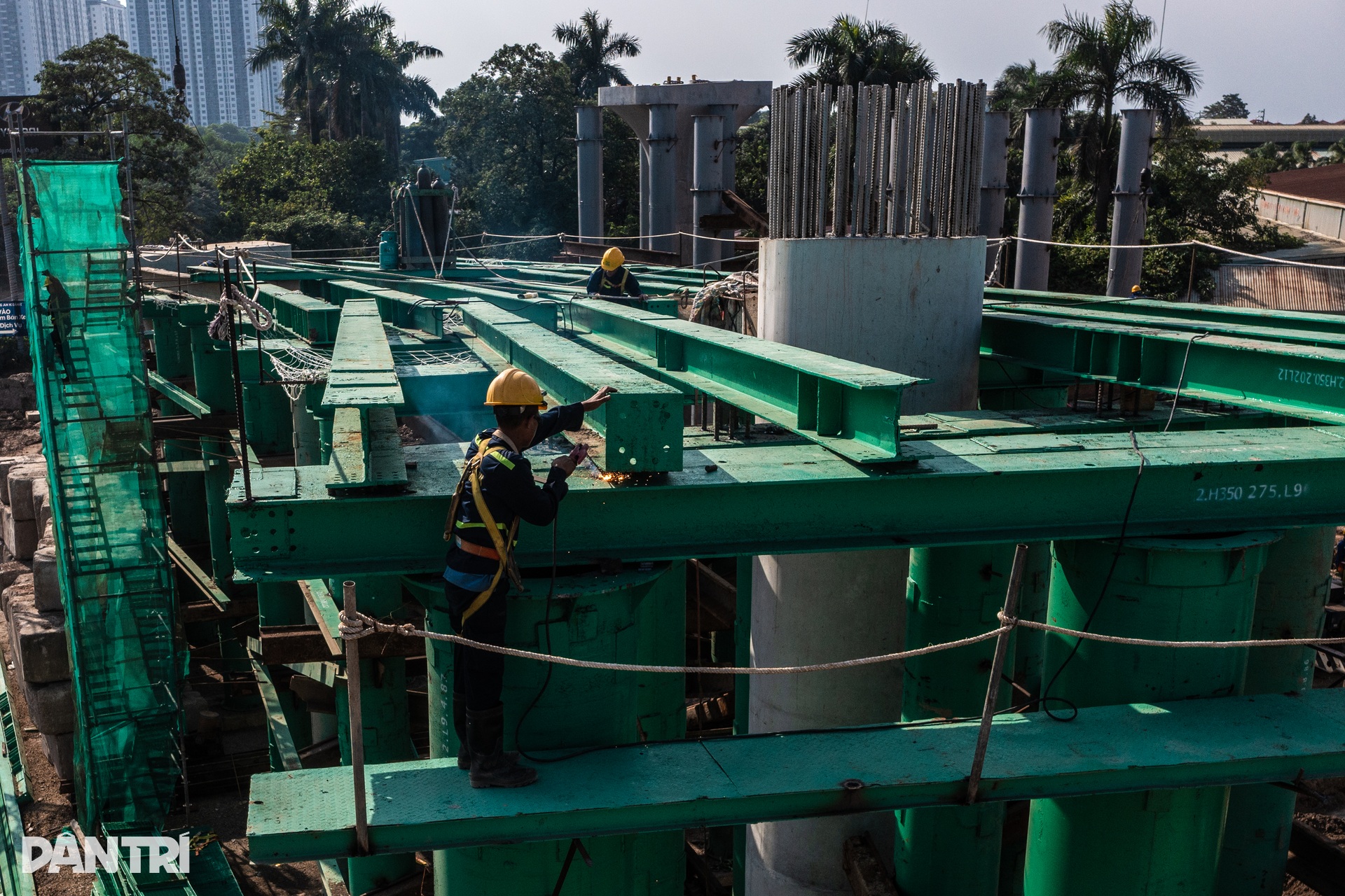 Hình ảnh đại công trường xây hầm chui gần 2.400 tỷ qua Đại lộ Thăng Long - 7 Hình ảnh đại công trường xây hầm chui gần 2.400 tỷ qua Đại lộ Thăng Long - 7