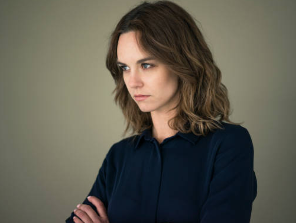 Chồng mê nữ đồng nghiệp như điếu đổ tới mức không buồn giấu vợ - 1